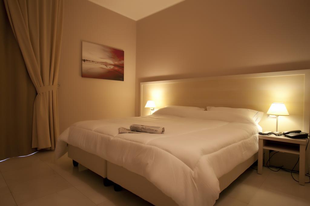 Hotel Tiziano Trapani Bagian luar foto