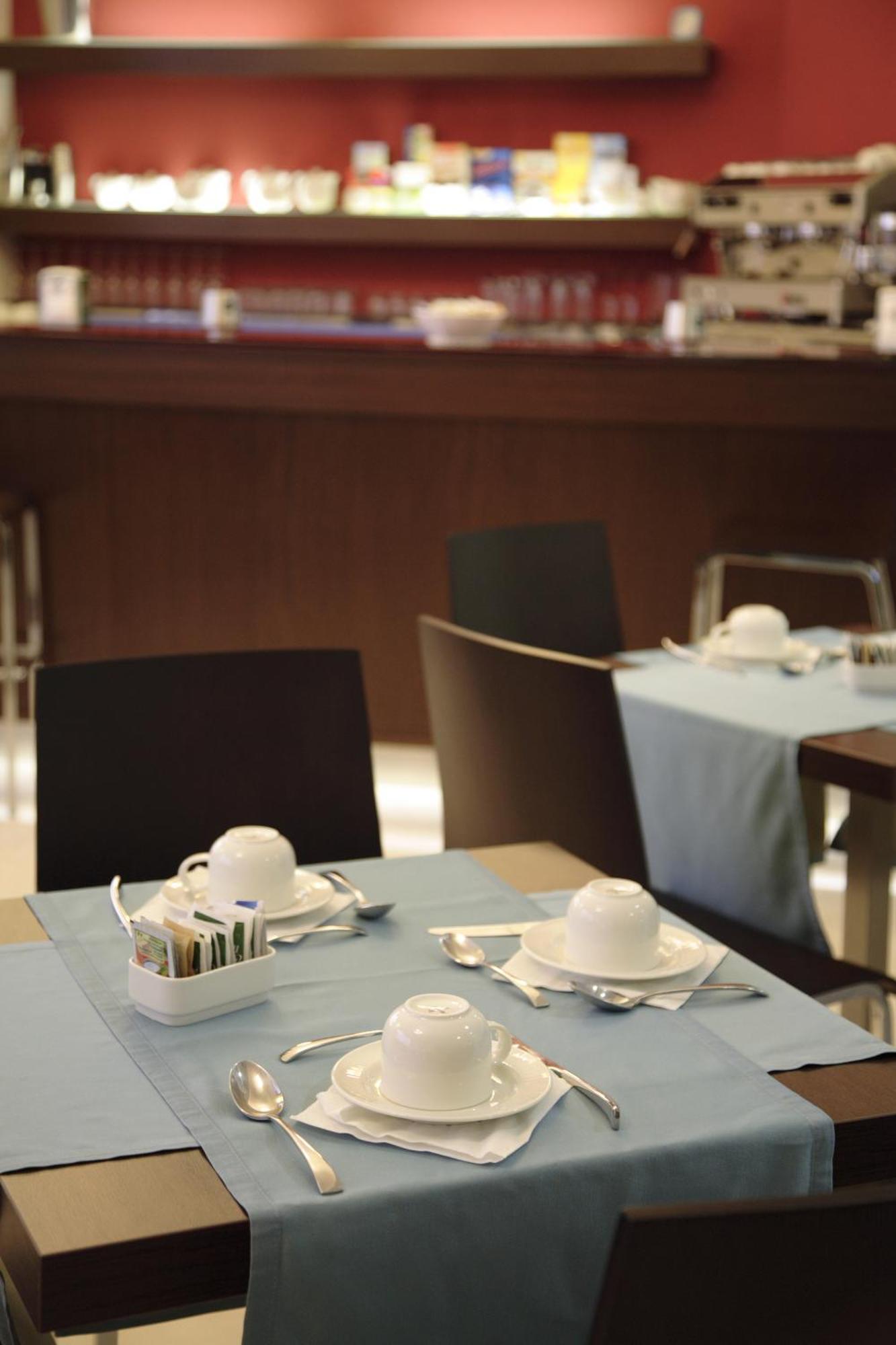 Hotel Tiziano Trapani Bagian luar foto