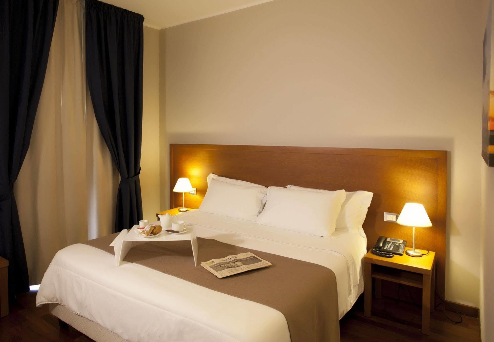 Hotel Tiziano Trapani Bagian luar foto